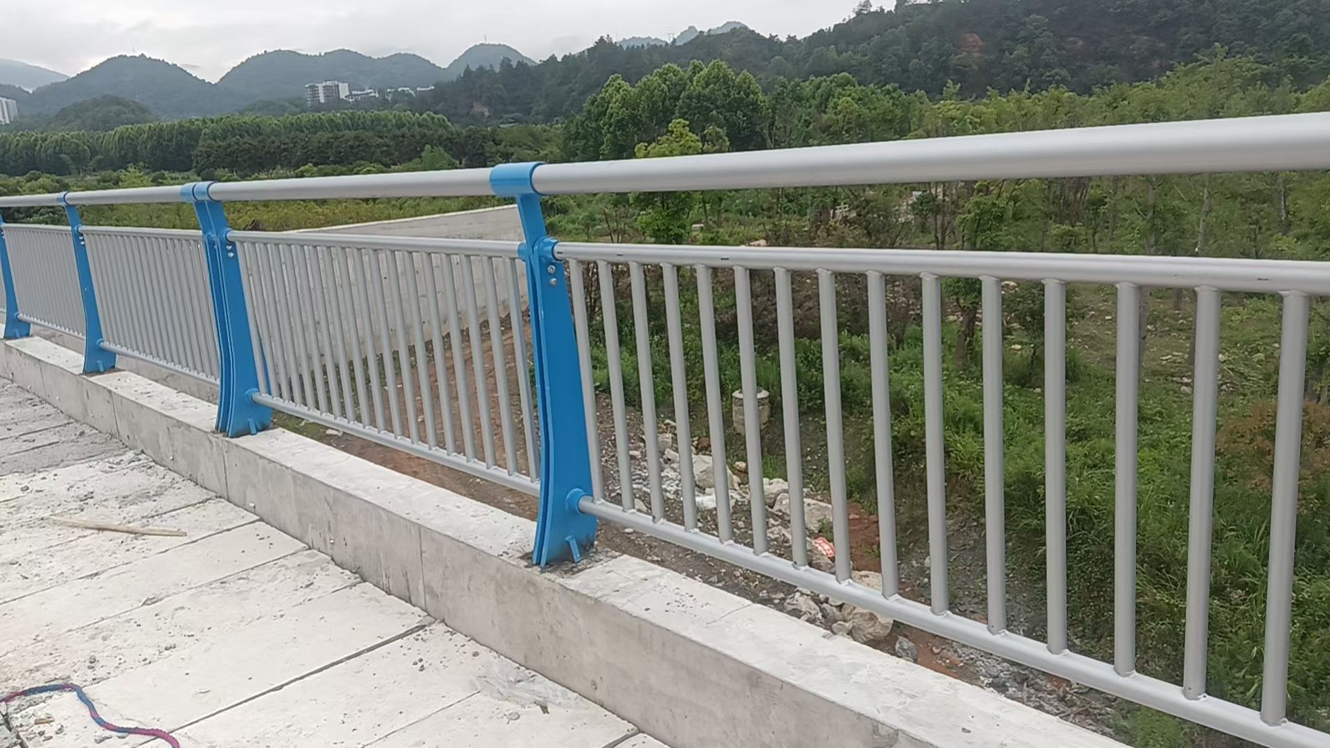 珠海市不锈钢栏杆防撞护栏 - 价格